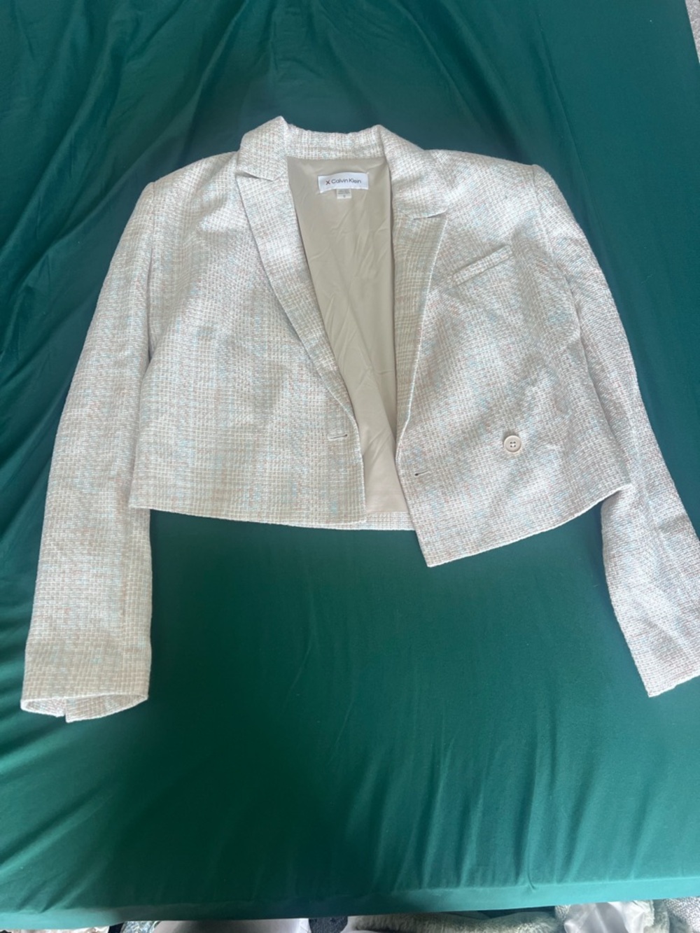 Calvin Klein Cropped Tweed Blazer in Light Beige Multi-Tone